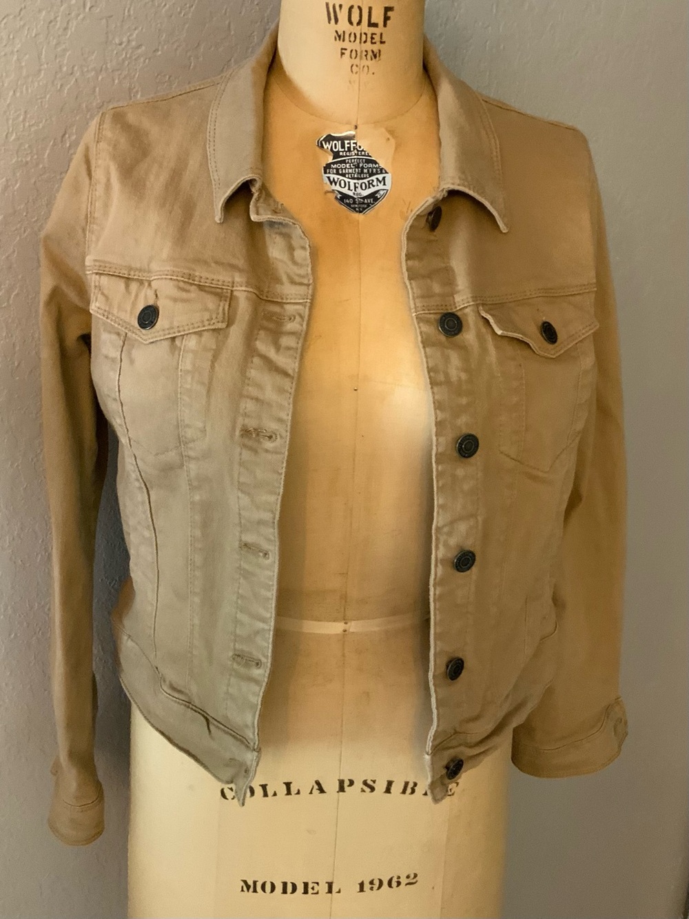 Vero Moda Tan Denim Jean Jacket, size Medium
